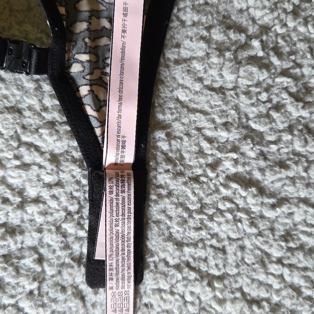 VS Silky Smooth Animal Print Unlined Demi Bra - Picture 8 of 14